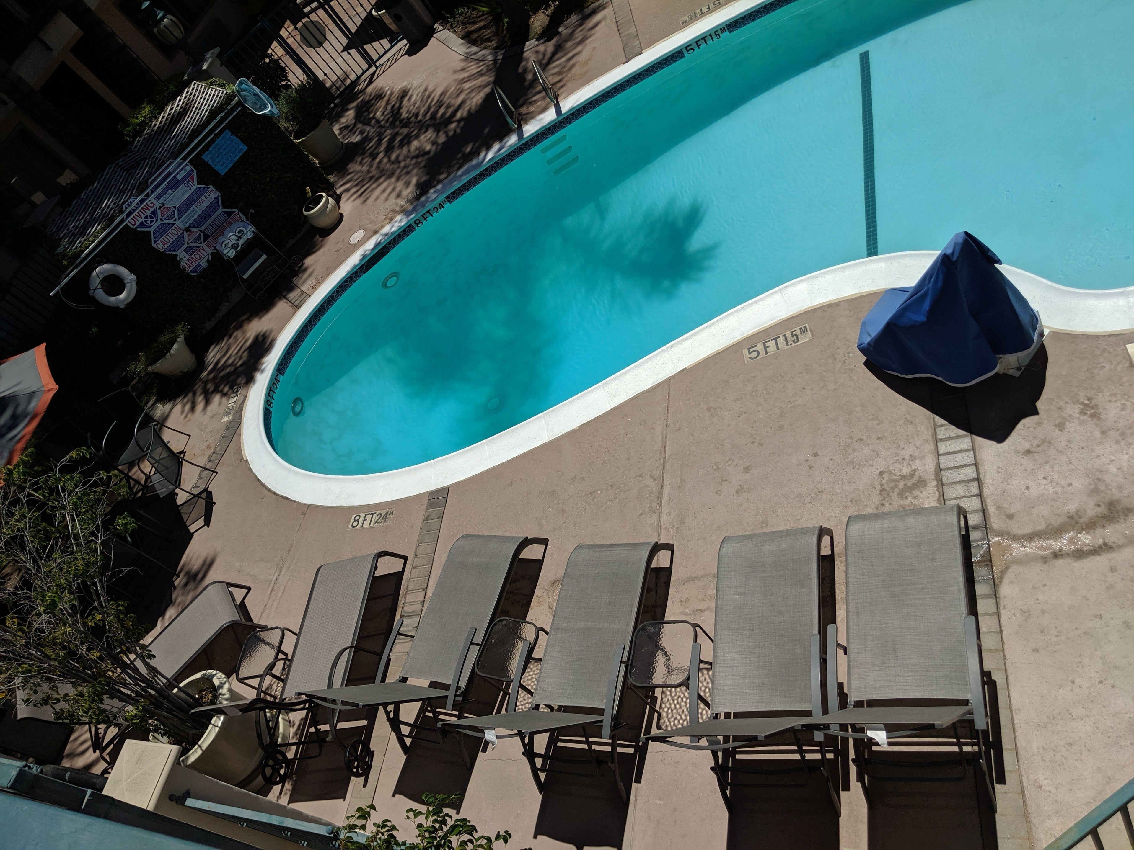 Tarzana Inn, Los Angeles